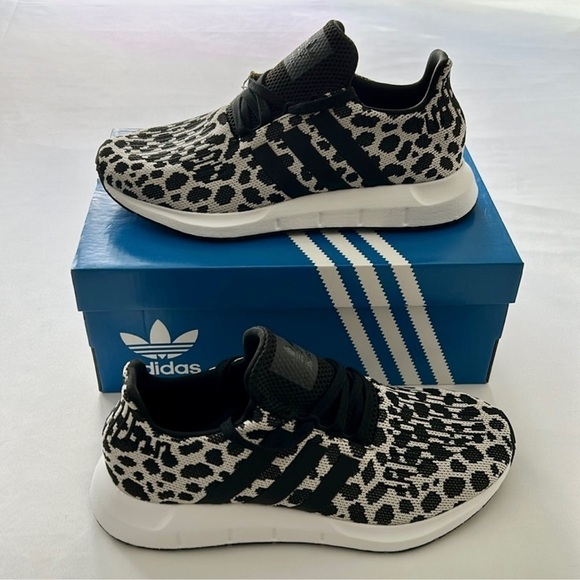 (NWT) Adidas Swift Run Women’s Leopard-Print Shoe in Raw White / Core Black - Picture 3 of 17